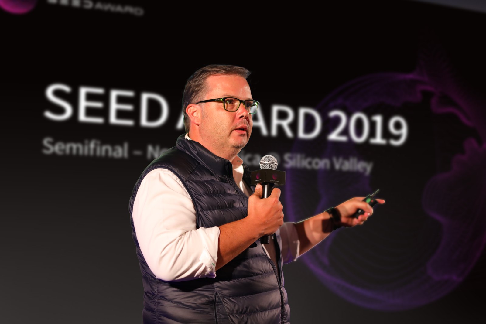 Gregory Renard delivering an AI keynote